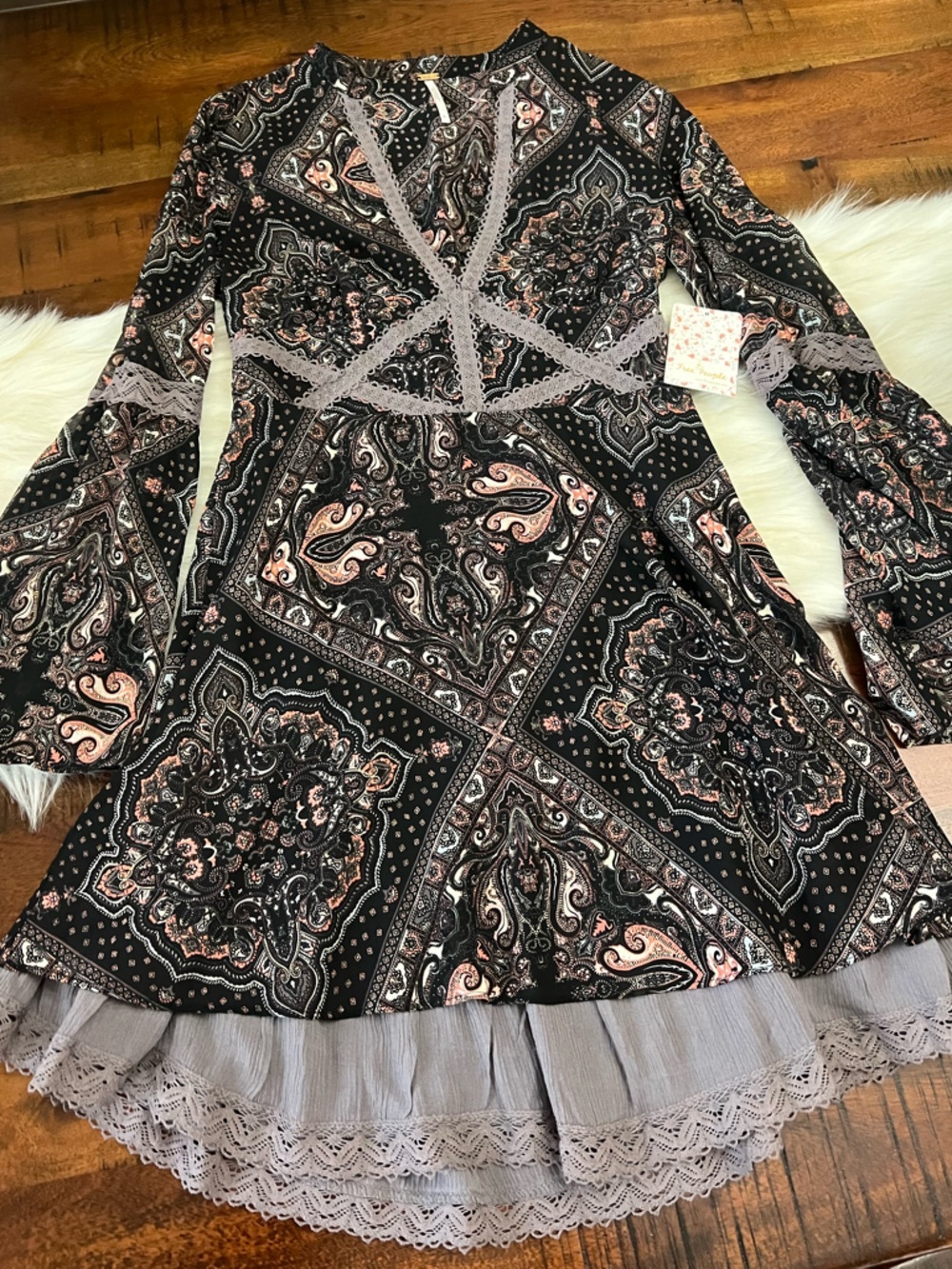 Free People NWT Paisley Bell Sleeve Boho Mini Dress Full Back Sz 0 - Picture 3 of 3